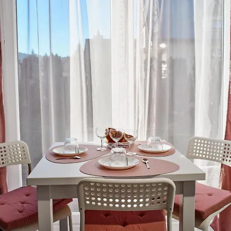 Apartamenty Jagodzianka - Jacuzzi, Sauna, Teznia Solankowa Ustrzyki Dolne Exterior foto